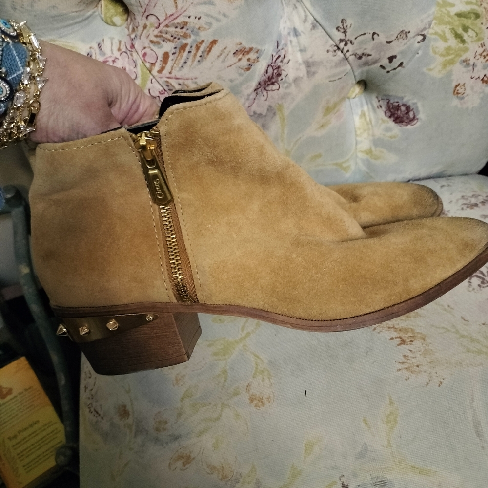 Sam Edelman Holt Camel Suede Bootie Size 9